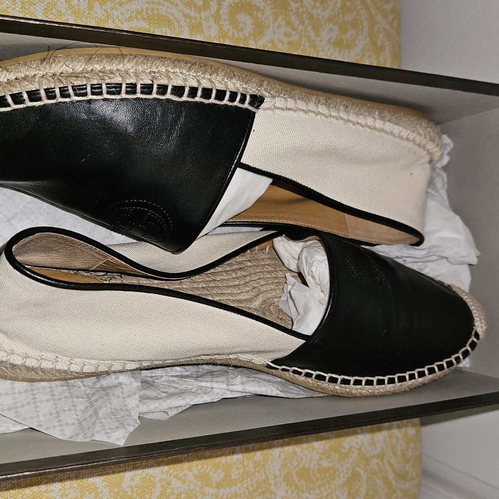 Authentic Gucci Black and Cream Women's Espadrilles - Picture 2 of 10
